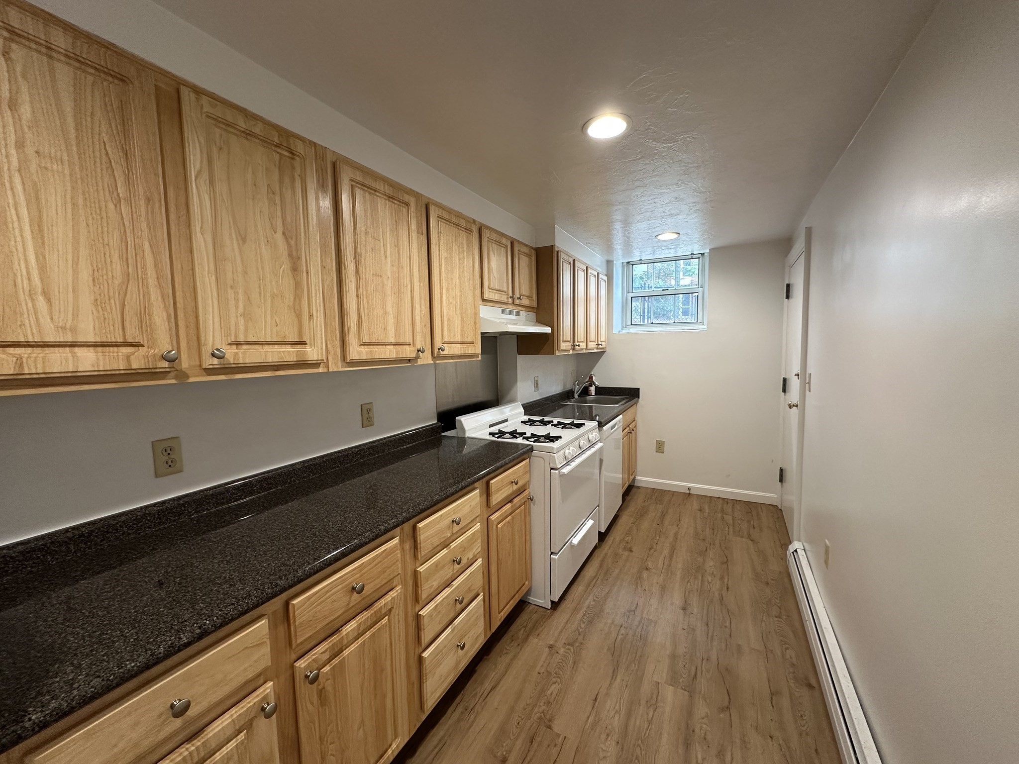 1 Craigie # B2 Property Photo 11