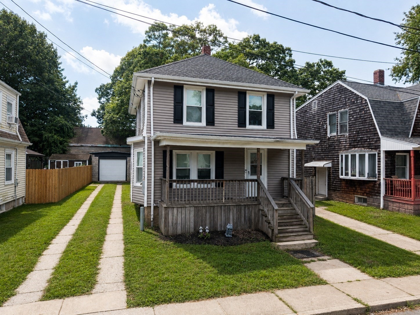 81 Beech St Property Photo 2