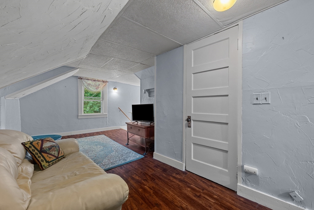 10 Tilbury St Property Photo 19