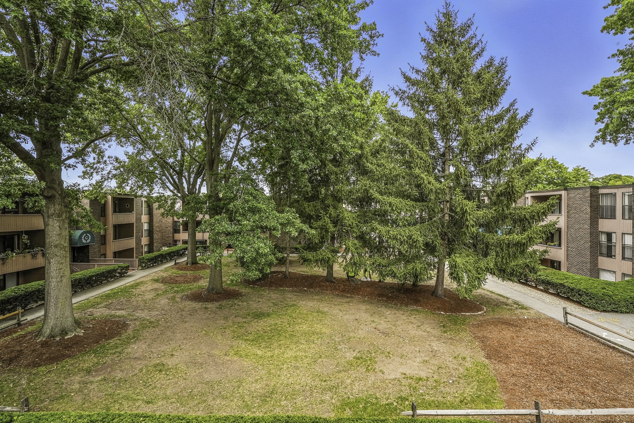 2 Shrewsbury Green Dr # J Property Photo 12