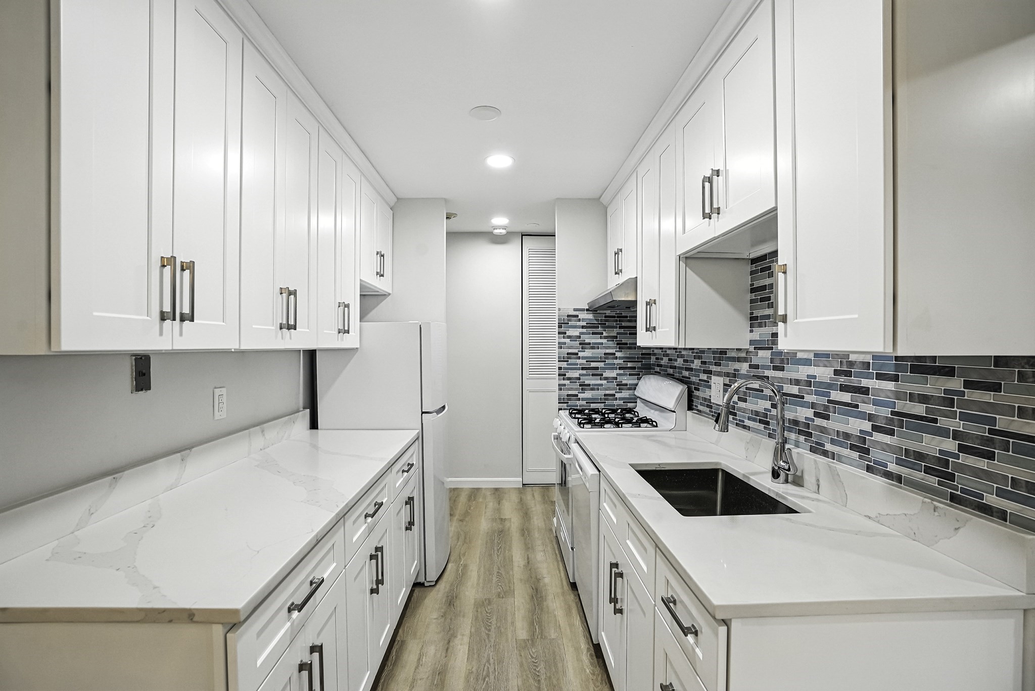 2 Shrewsbury Green Dr # J Property Photo 13