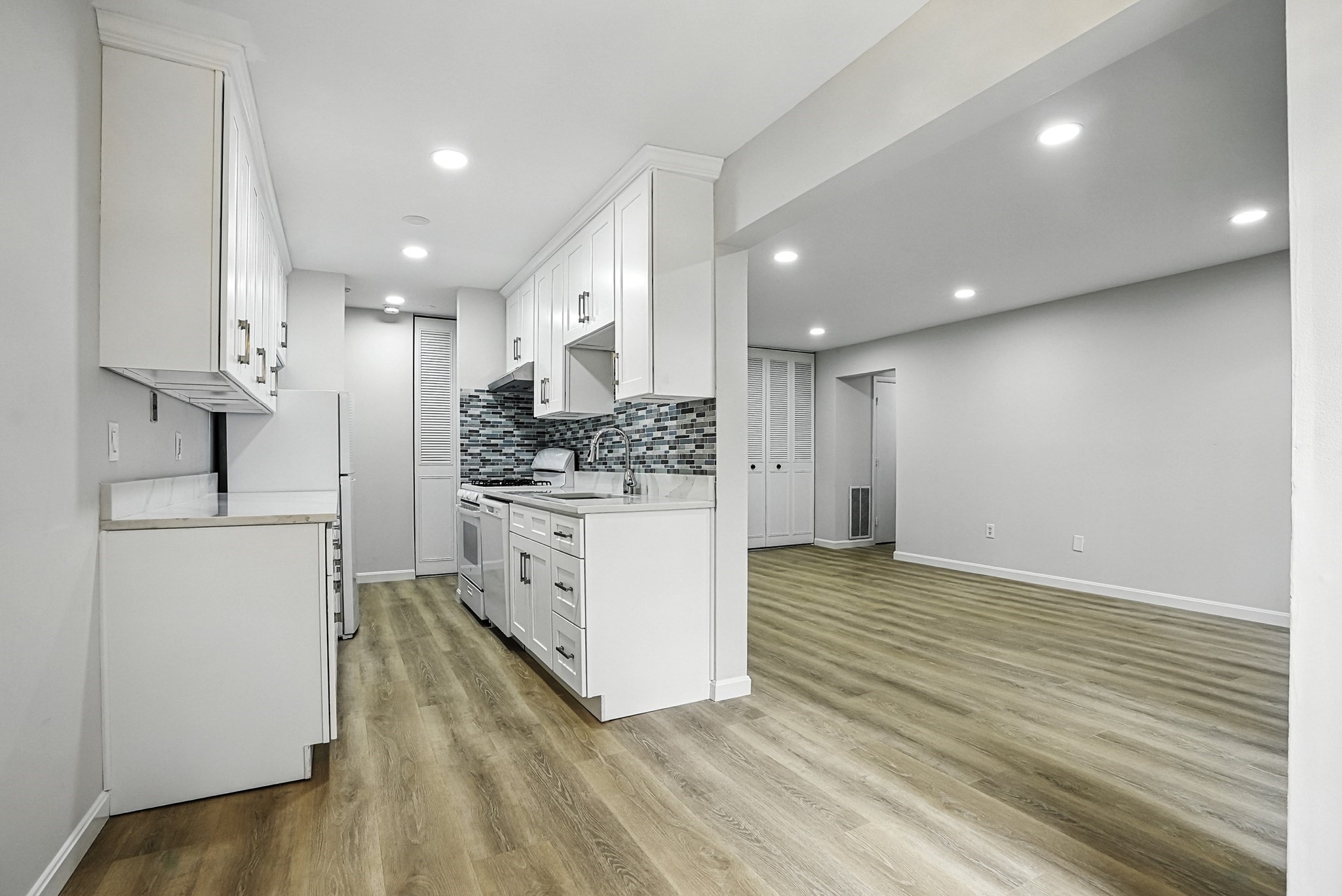 2 Shrewsbury Green Dr # J Property Photo 20