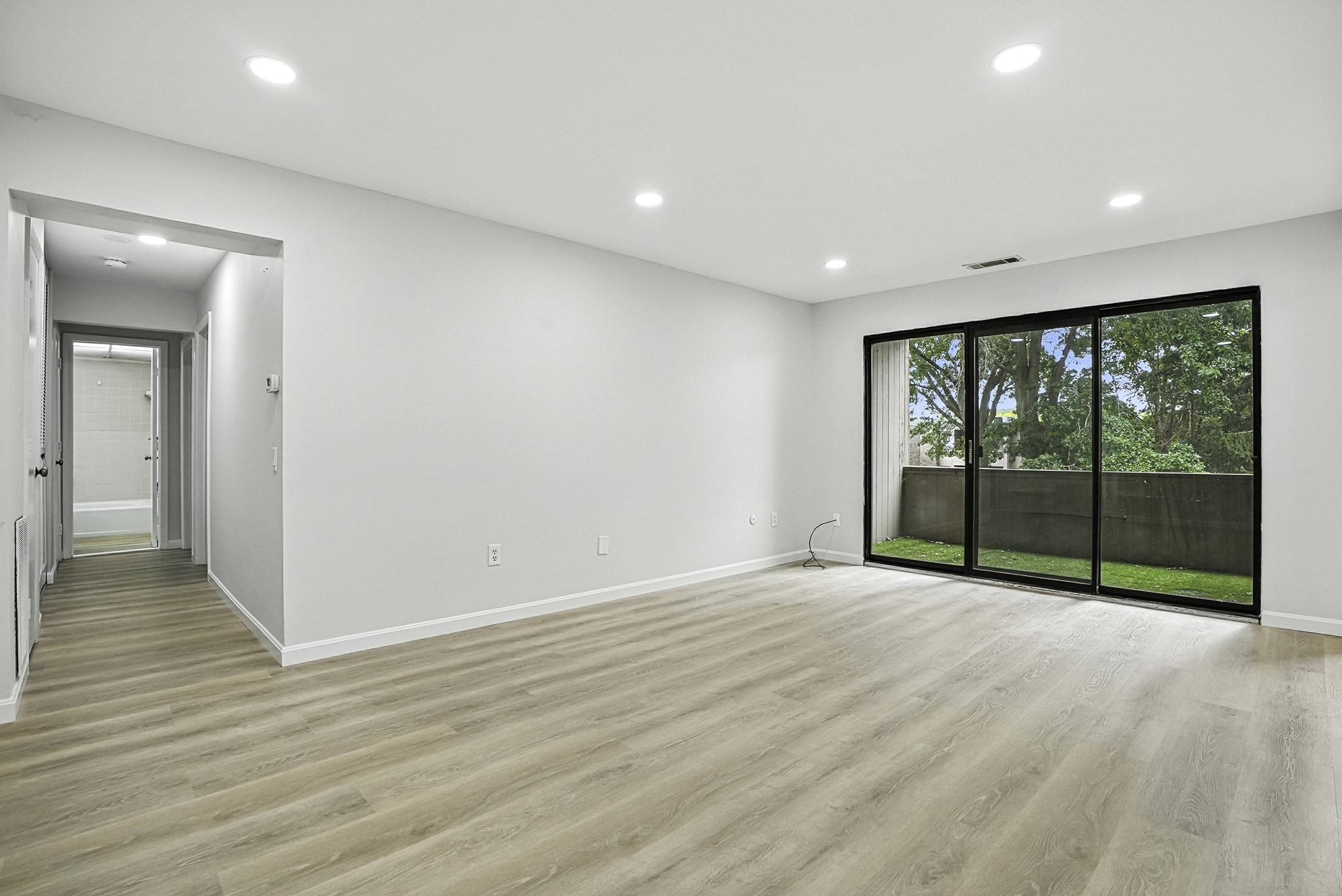 2 Shrewsbury Green Dr # J Property Photo 25
