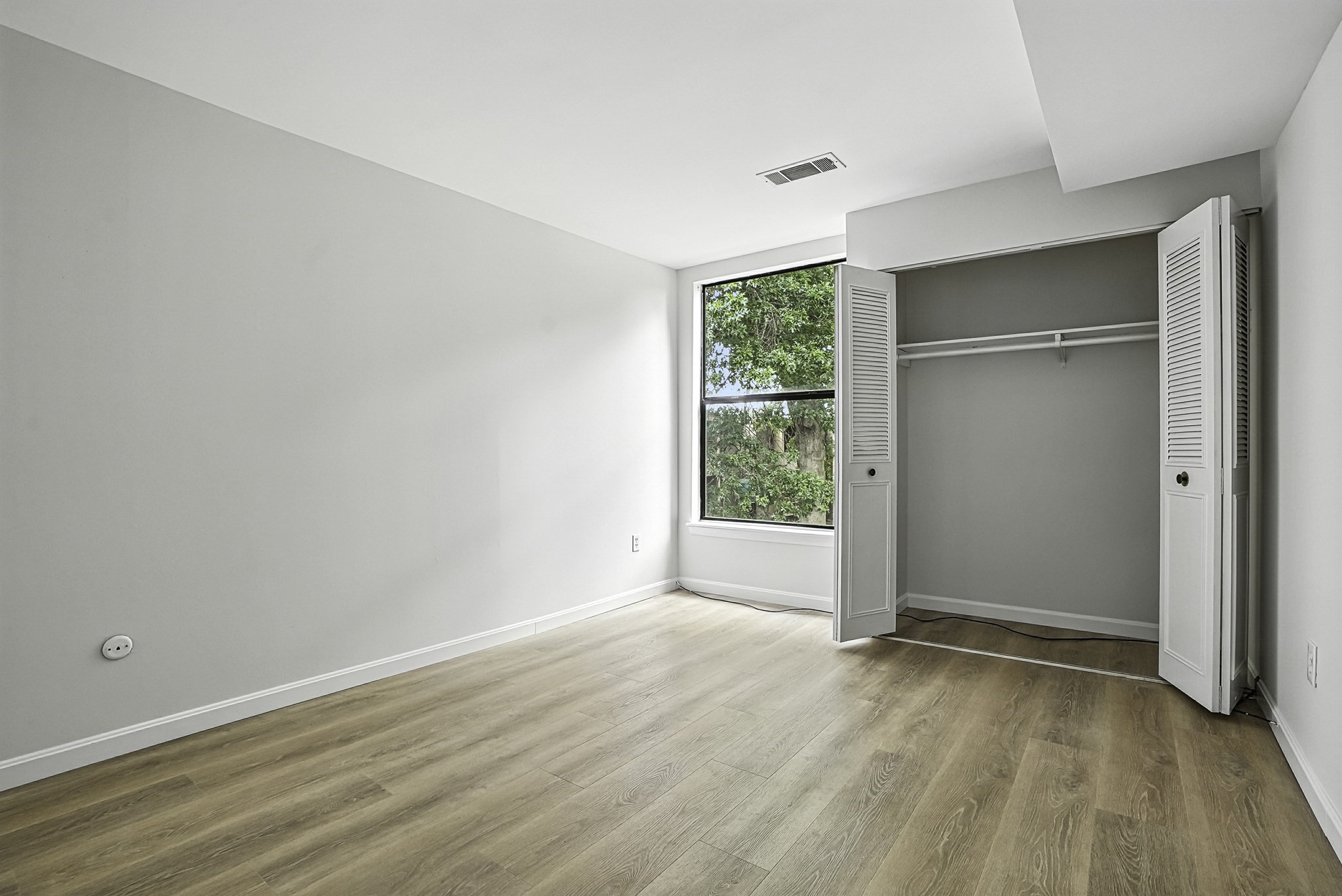 2 Shrewsbury Green Dr # J Property Photo 27