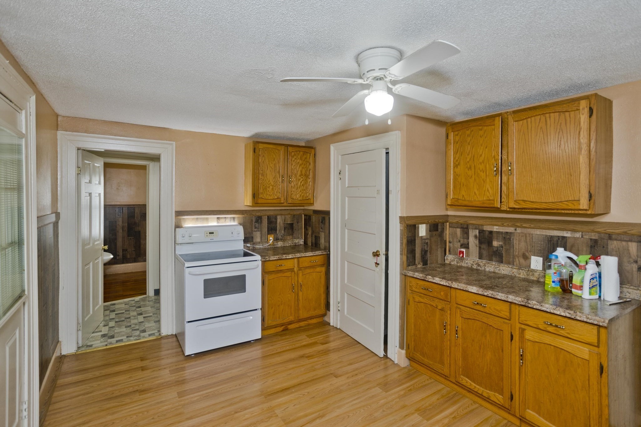 86 Laurence Property Photo 4