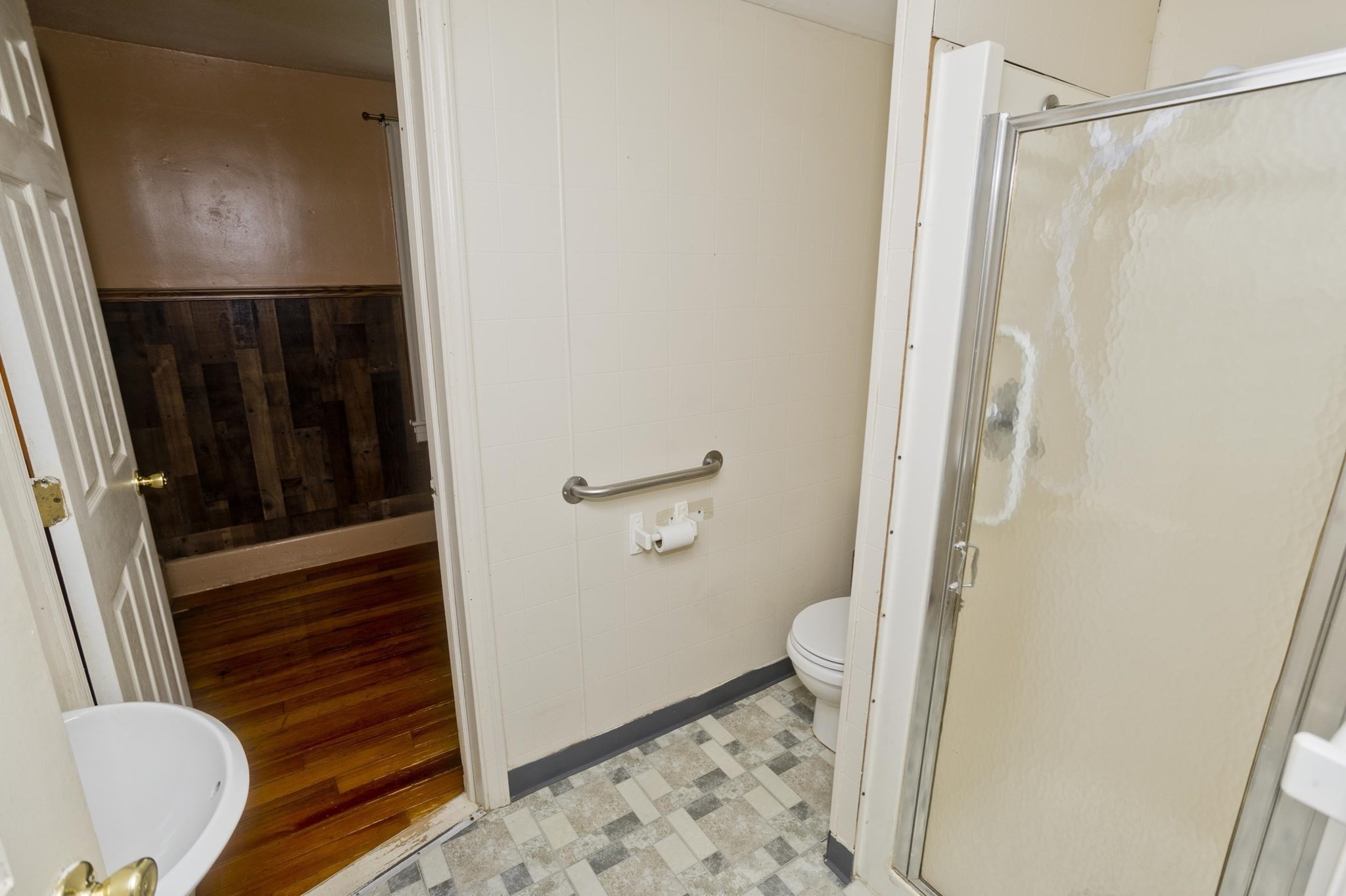 86 Laurence Property Photo 16