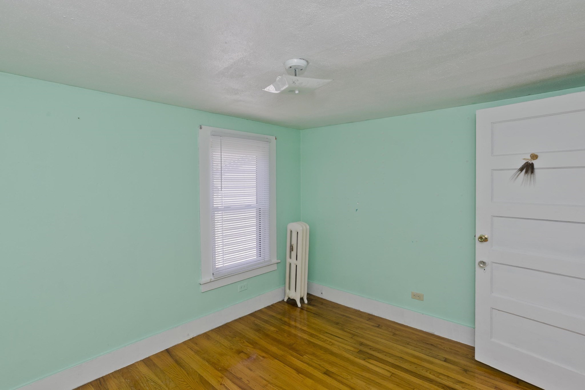 86 Laurence Property Photo 17