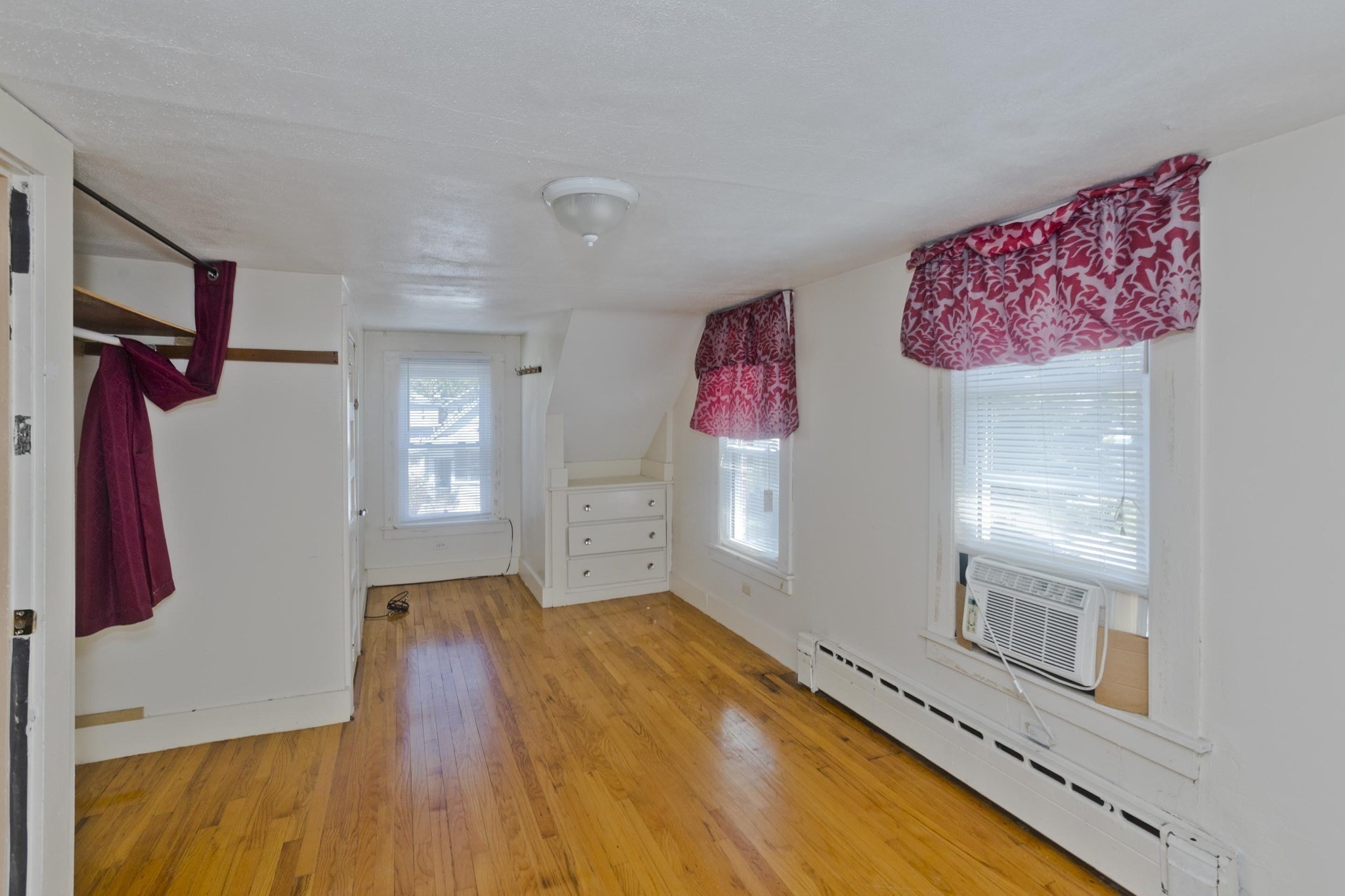 86 Laurence Property Photo 23
