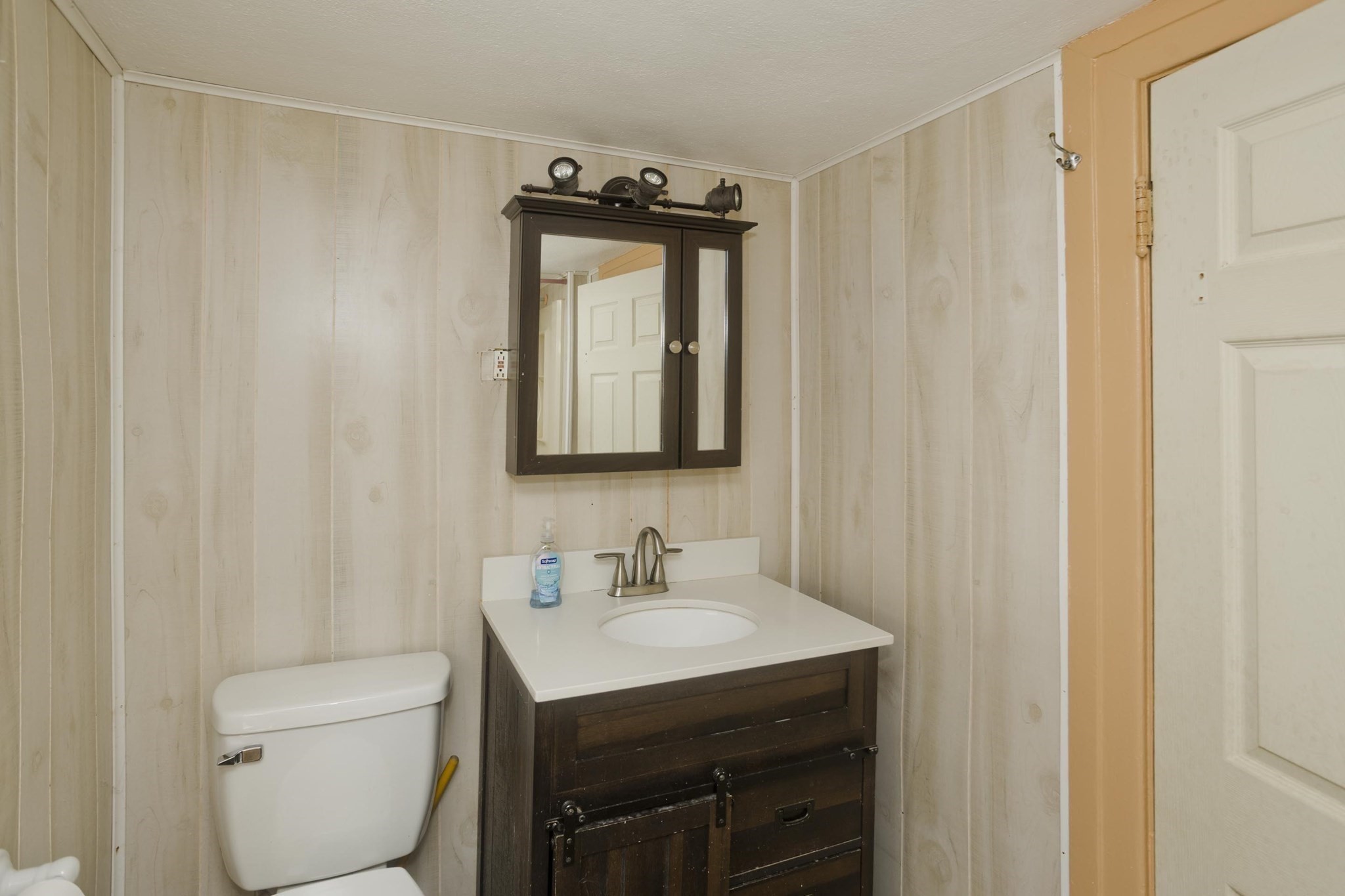 86 Laurence Property Photo 25