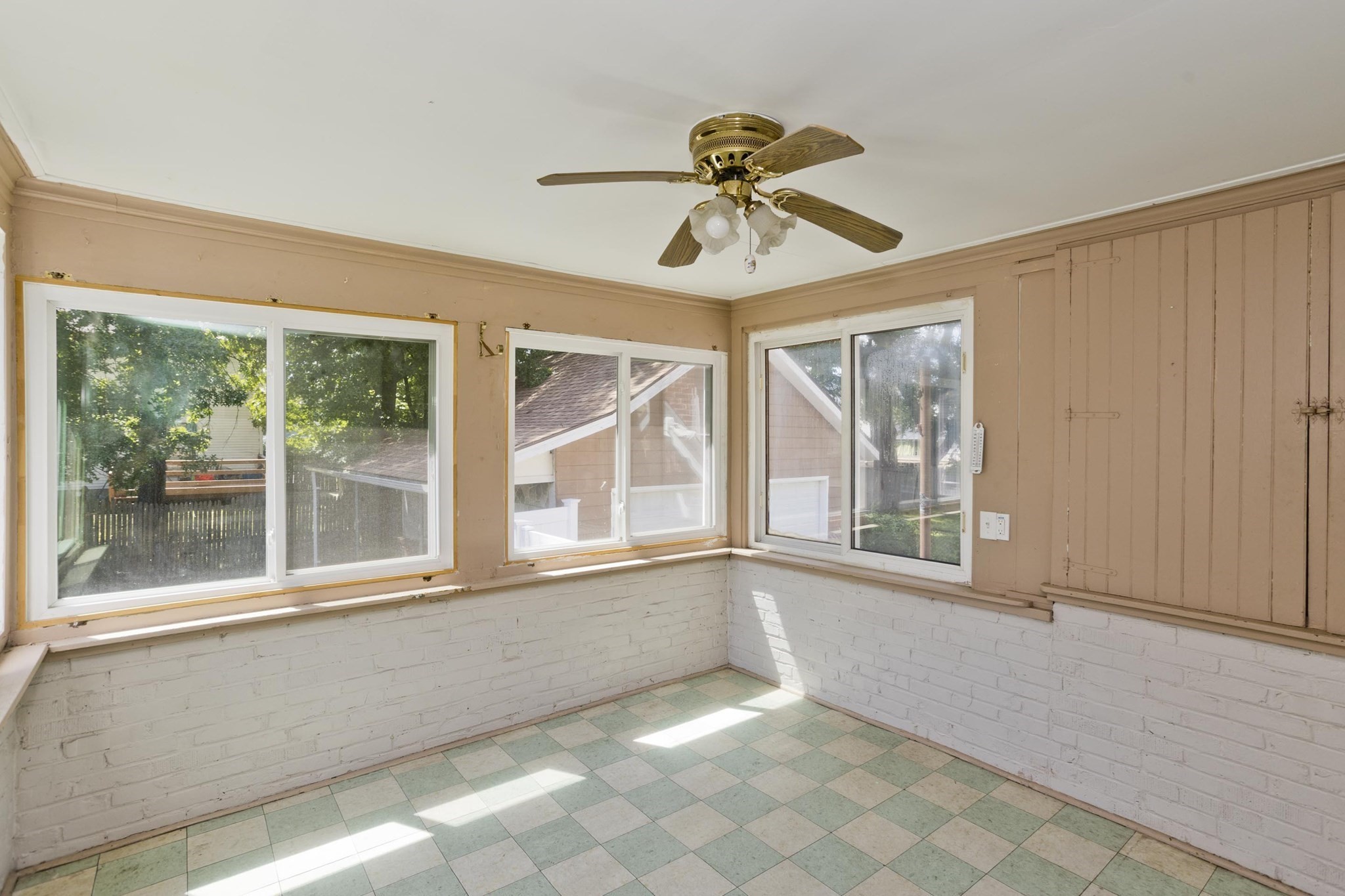 86 Laurence Property Photo 27