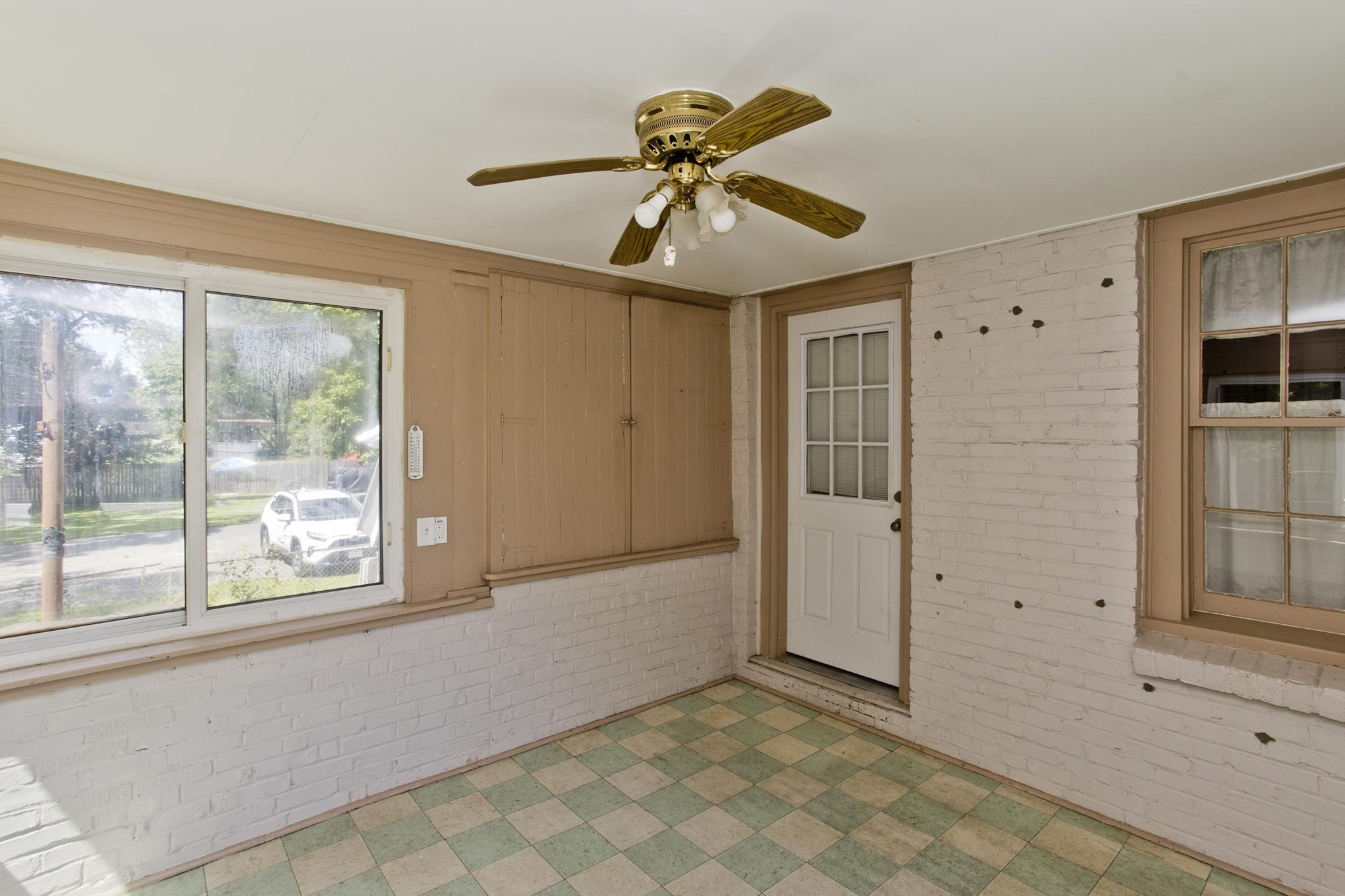 86 Laurence Property Photo 28
