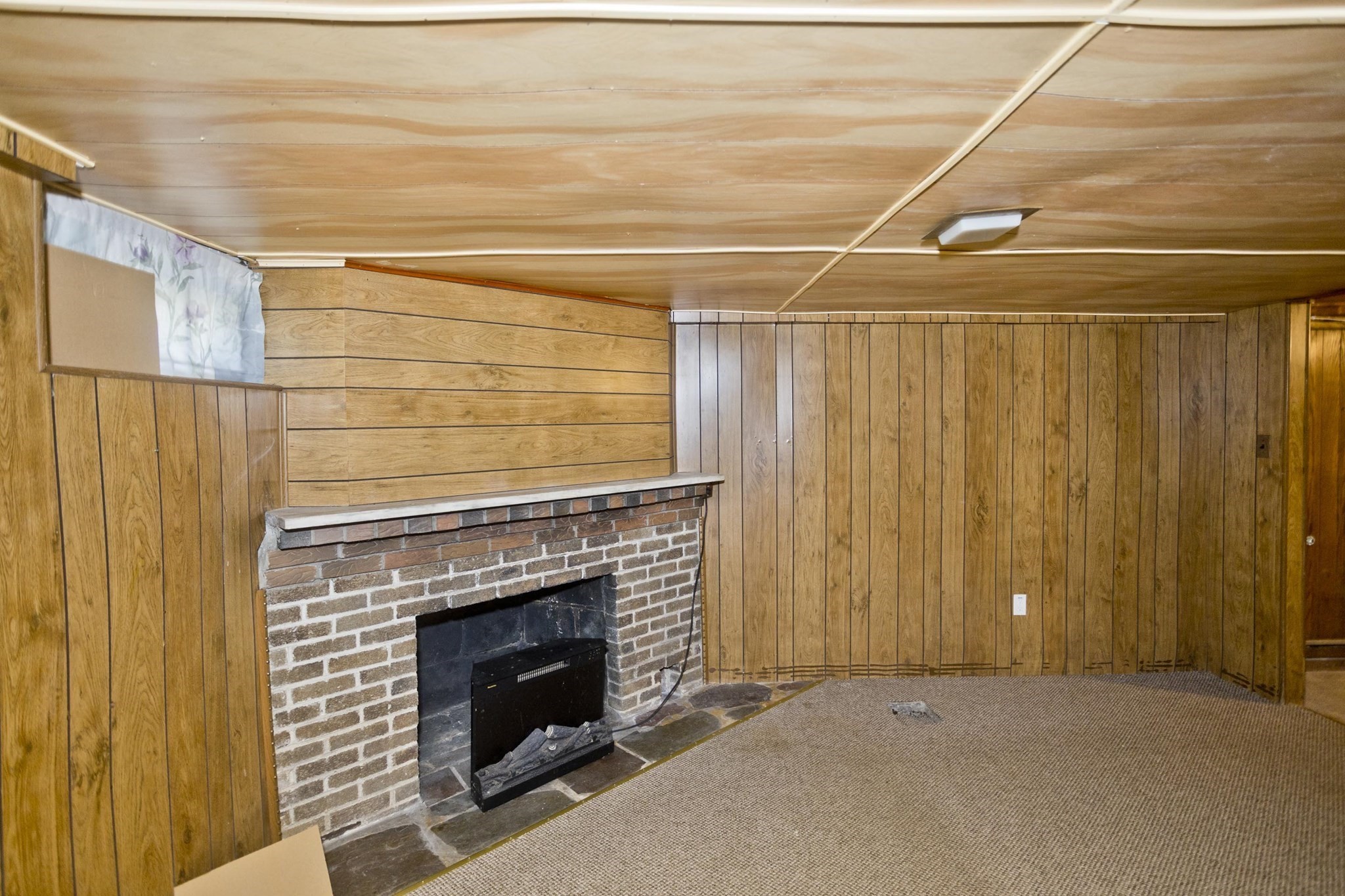 86 Laurence Property Photo 31