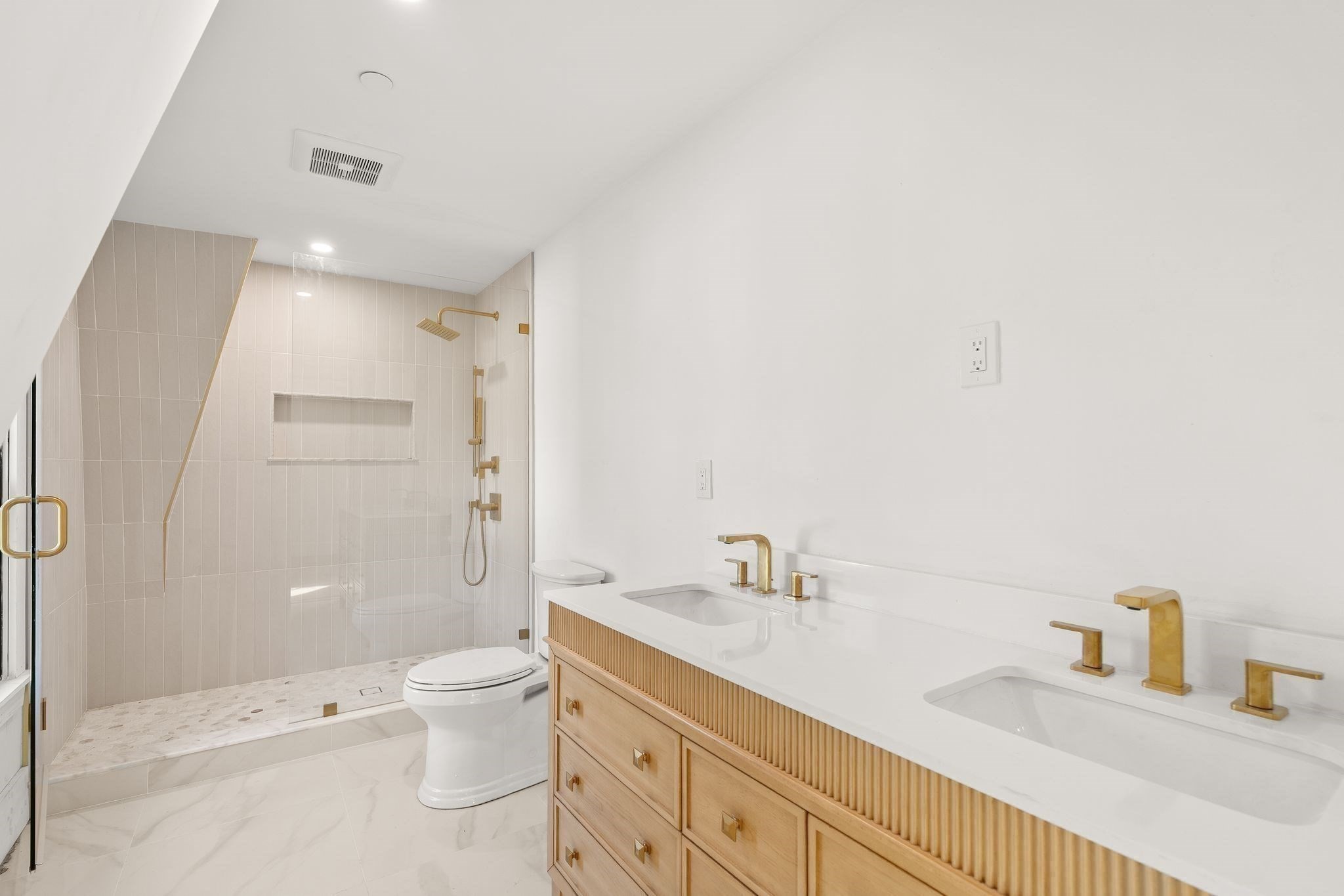 93 Moreland Street # 4 Property Photo 8