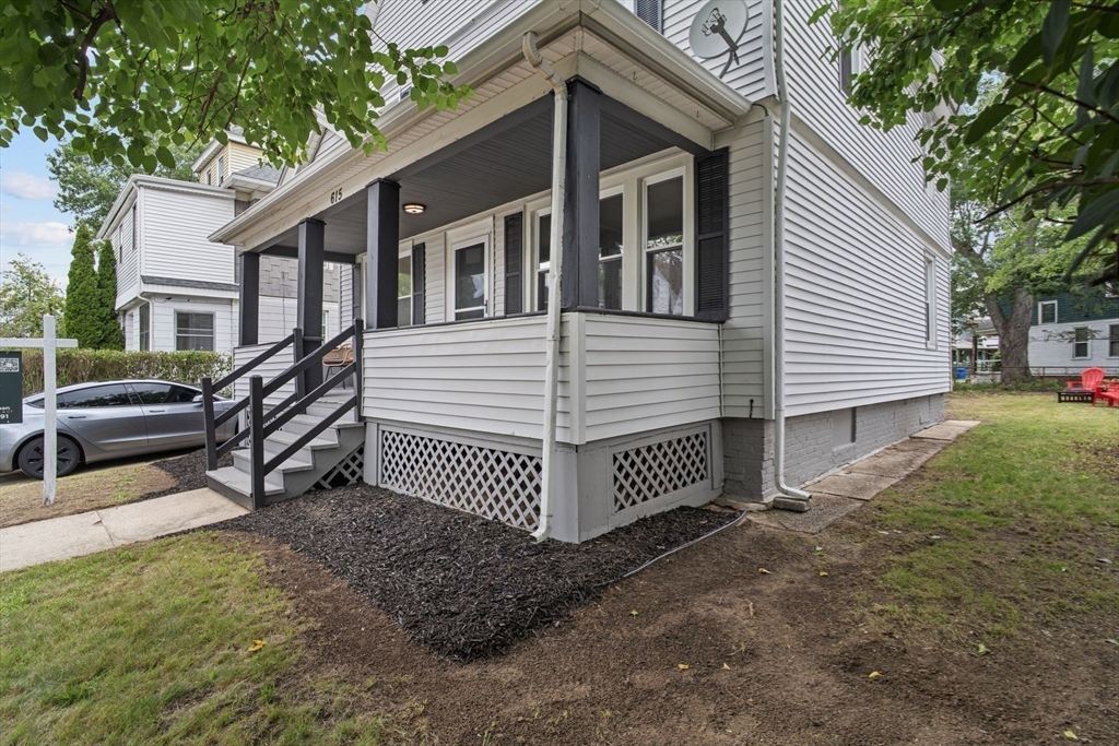 615 White St Property Photo 6