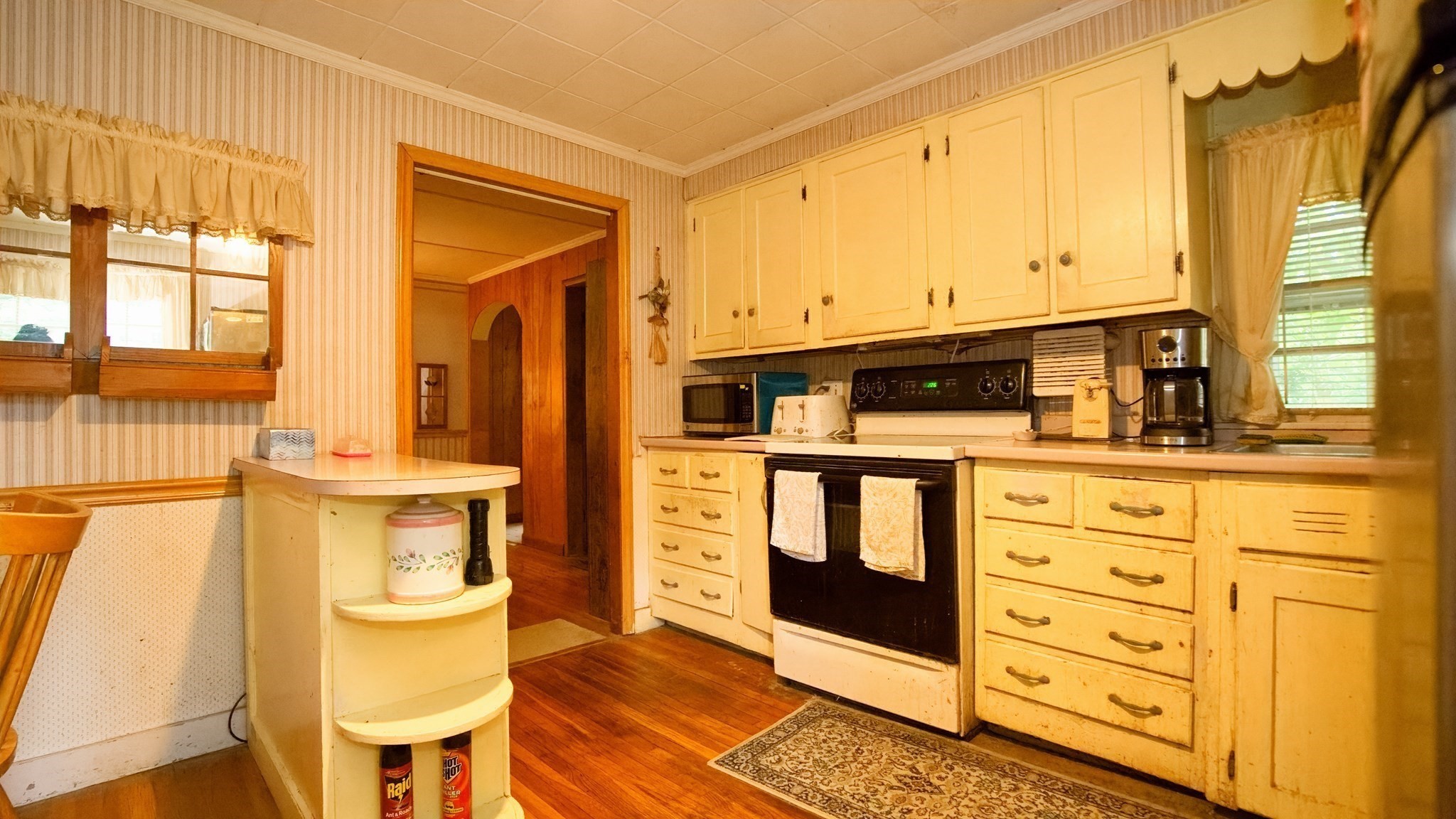 351 Towne St Property Photo 4