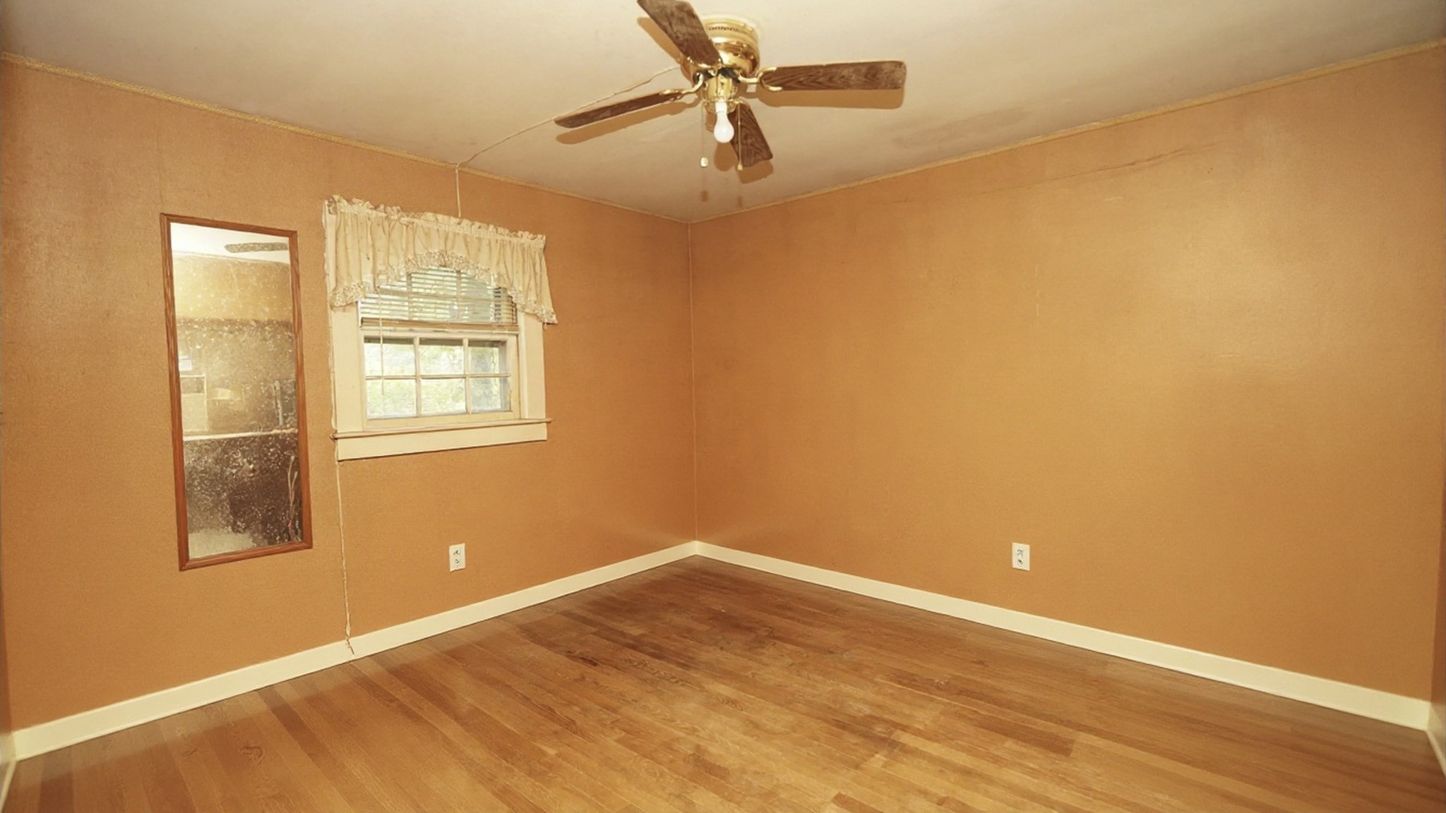 351 Towne St Property Photo 13