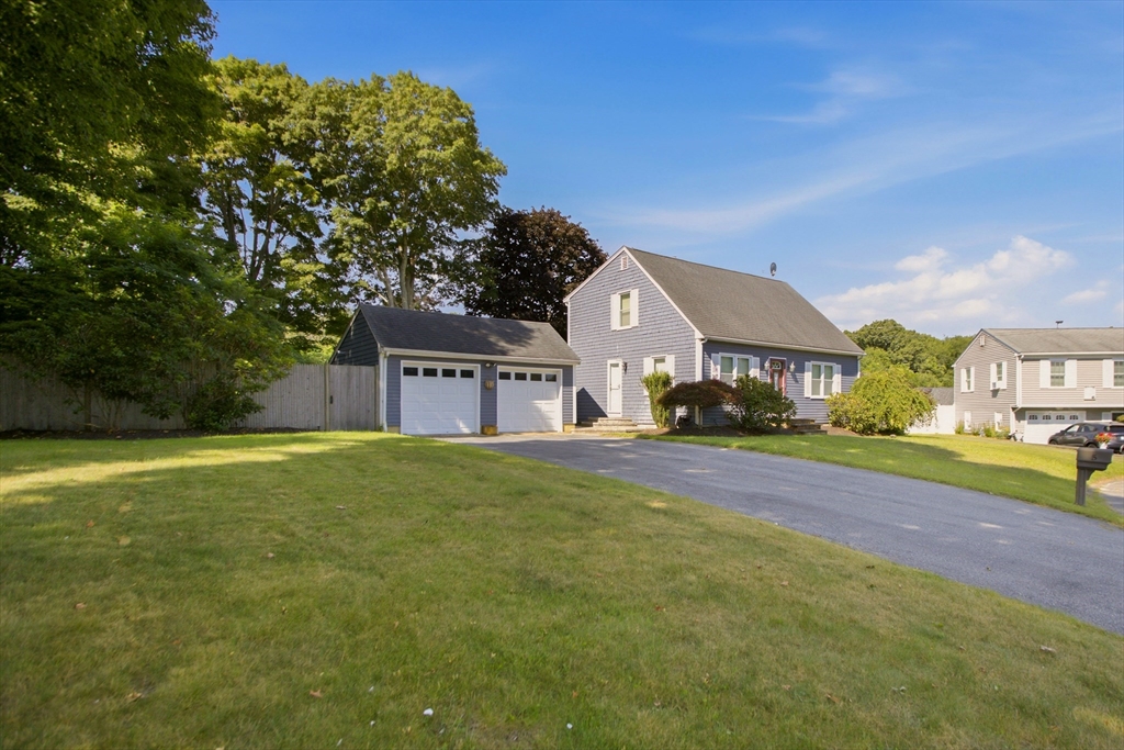 5 Beejay Ct Property Photo 1