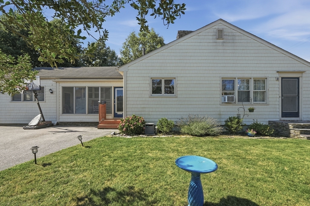 2 Lisa Ave Property Photo 1
