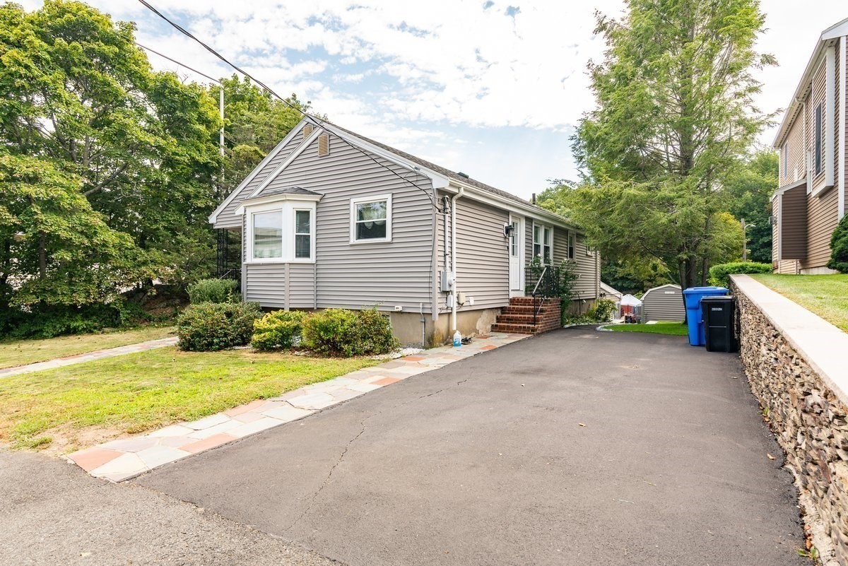 52 Burpee Road Property Photo 3