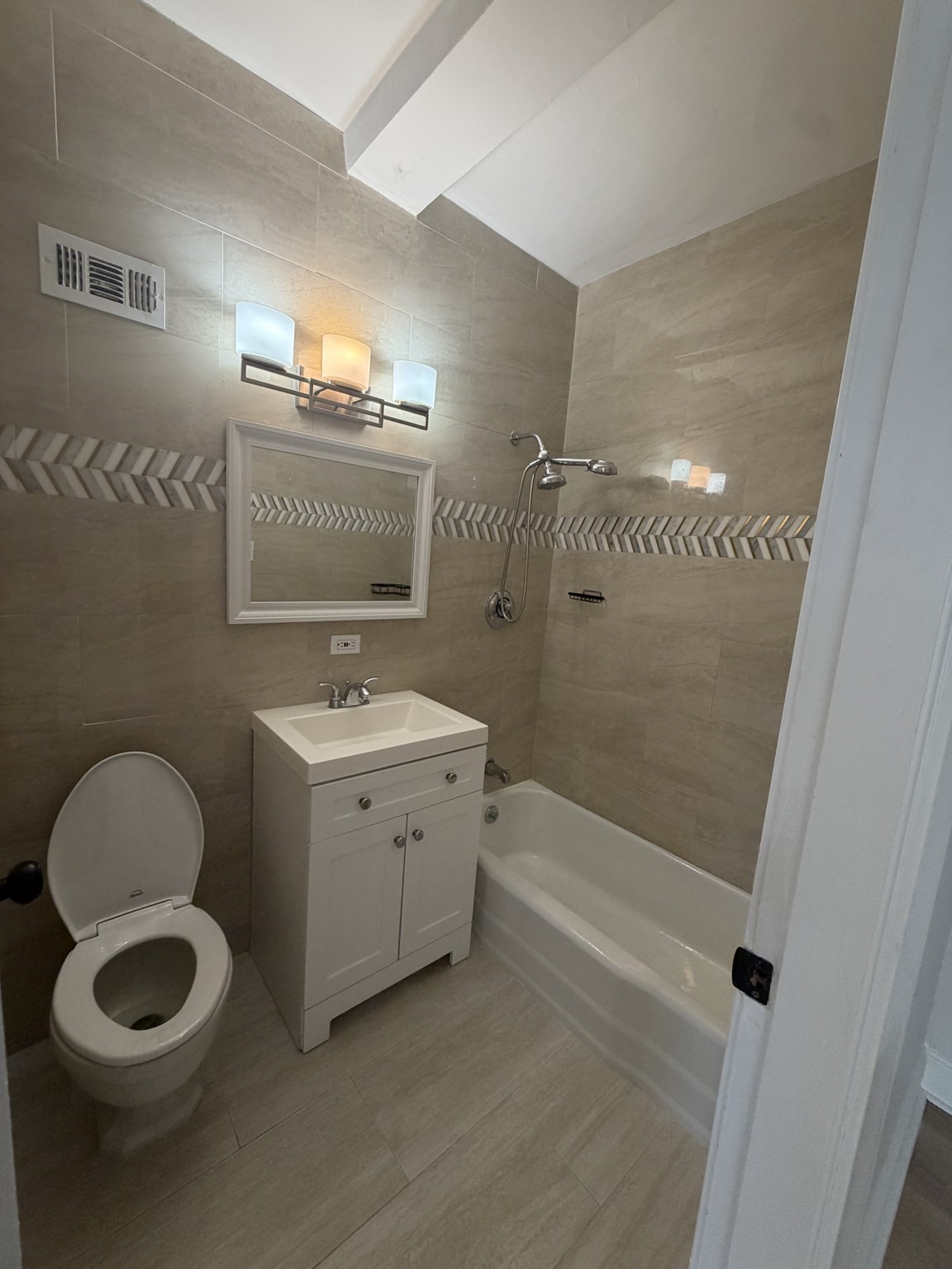 140 Chestnut St # 605 Property Photo 6