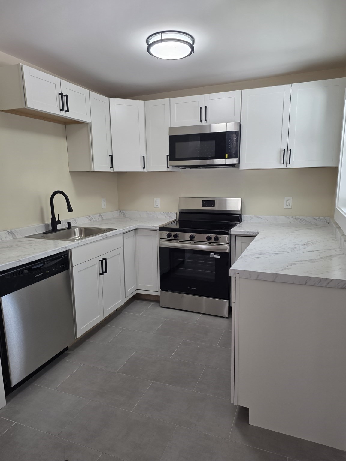 1220 Water Street Property Photo 3