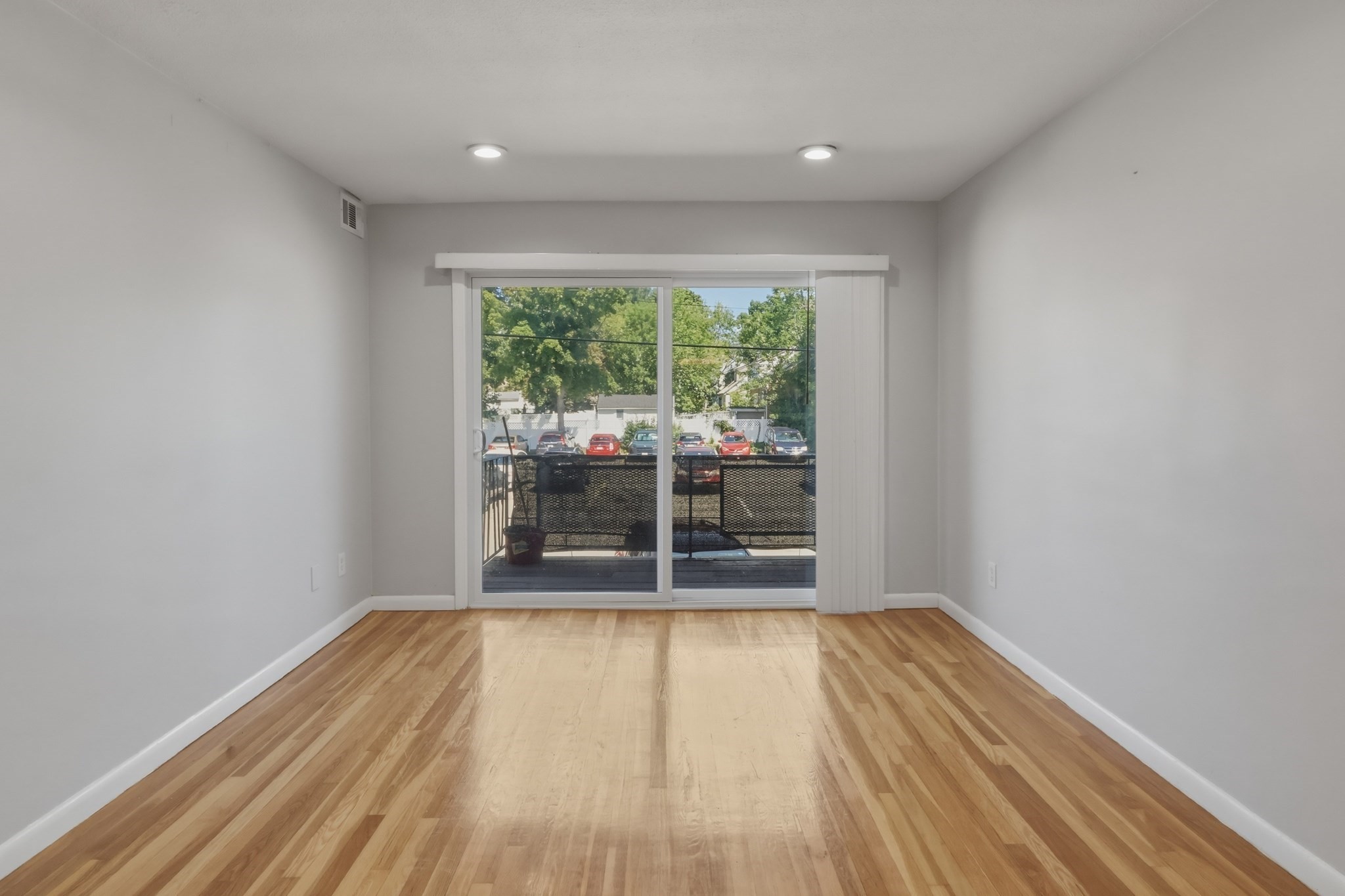 800 Hyde Park Ave # 15 Property Photo 4