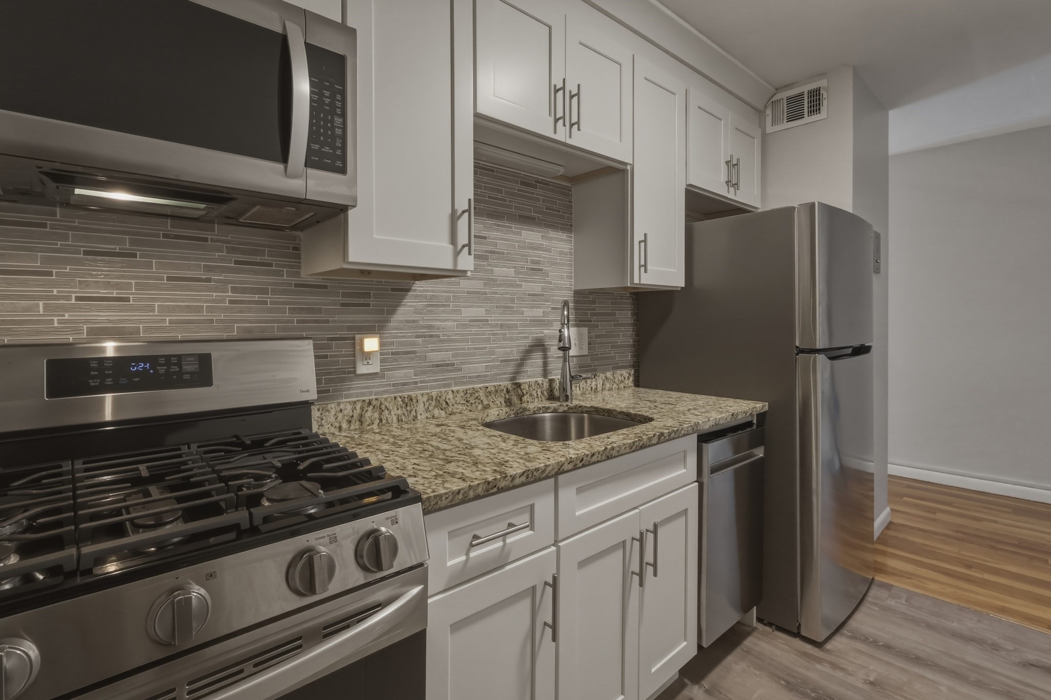 800 Hyde Park Ave # 15 Property Photo 10