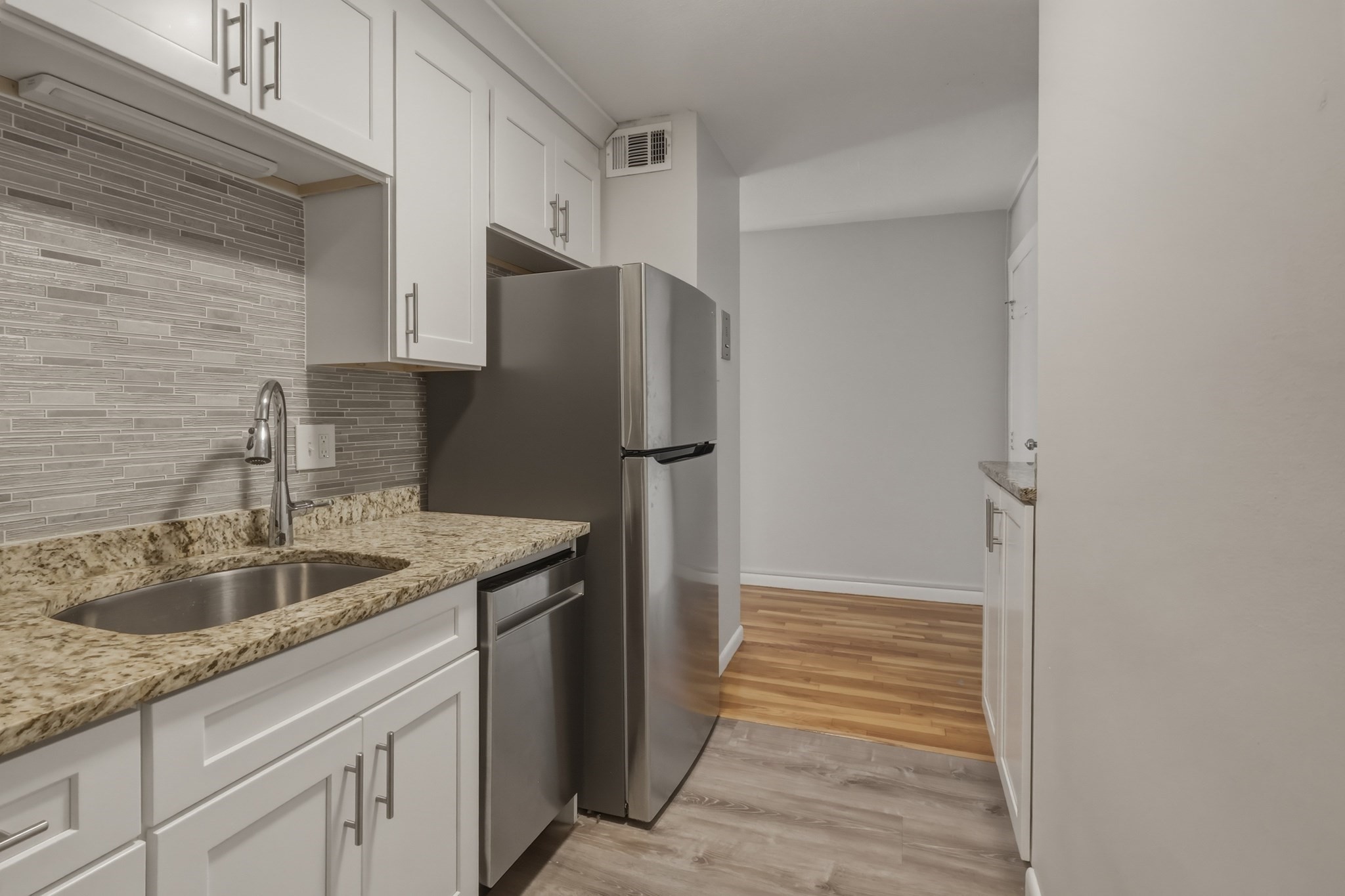 800 Hyde Park Ave # 15 Property Photo 11