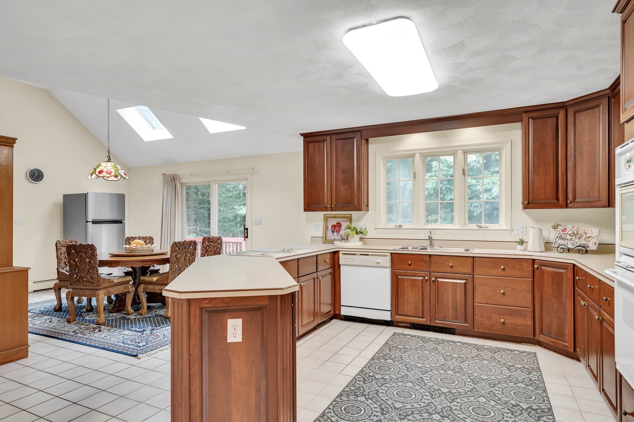 4 Crestview Rd Property Photo 8