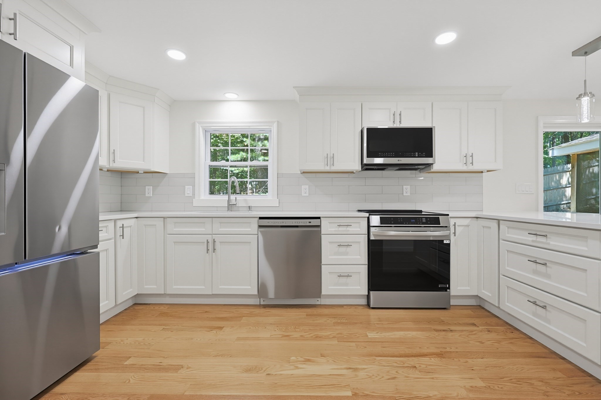 12 White Ave Property Photo 2
