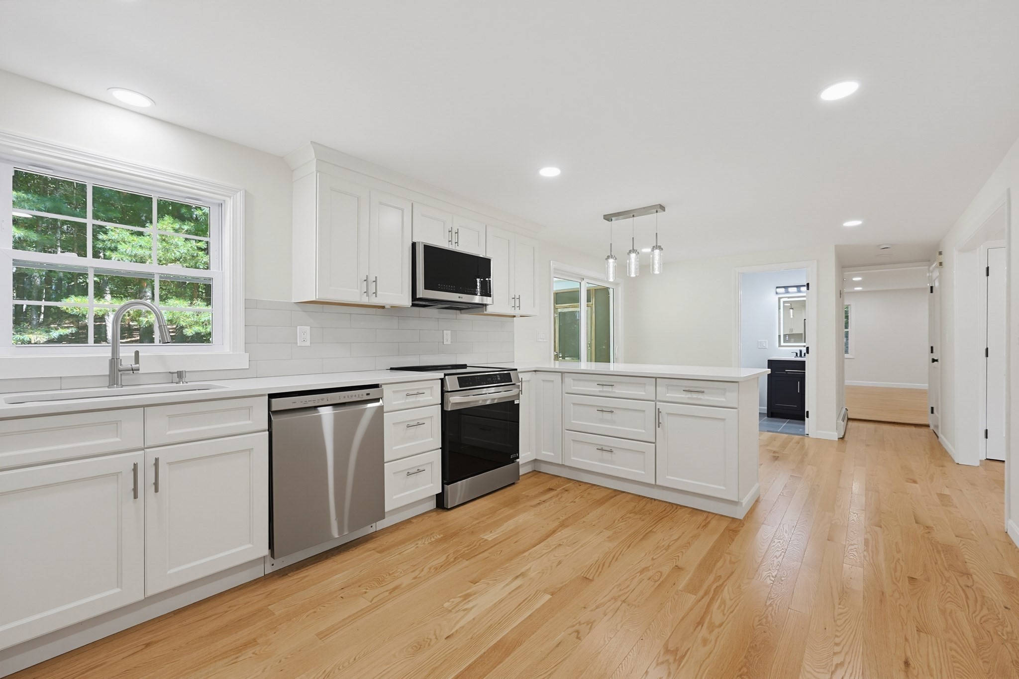 12 White Ave Property Photo 3