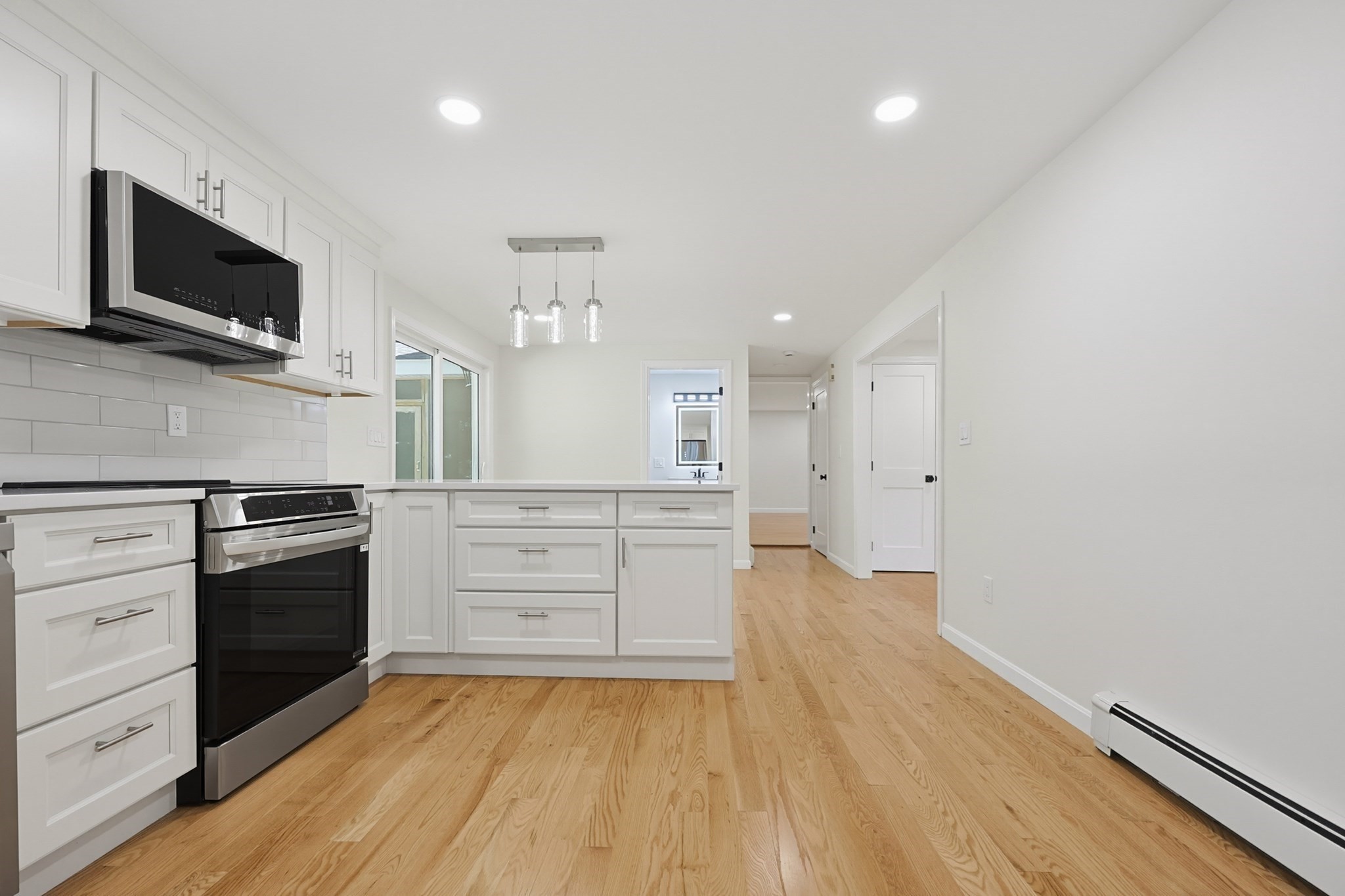 12 White Ave Property Photo 4