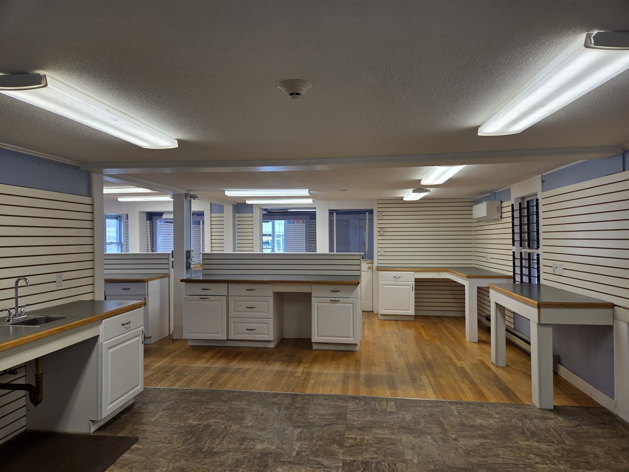 290 Main St Property Photo 3