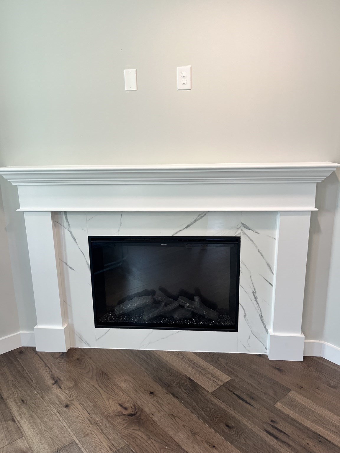 90 Howland Rd Property Photo 6