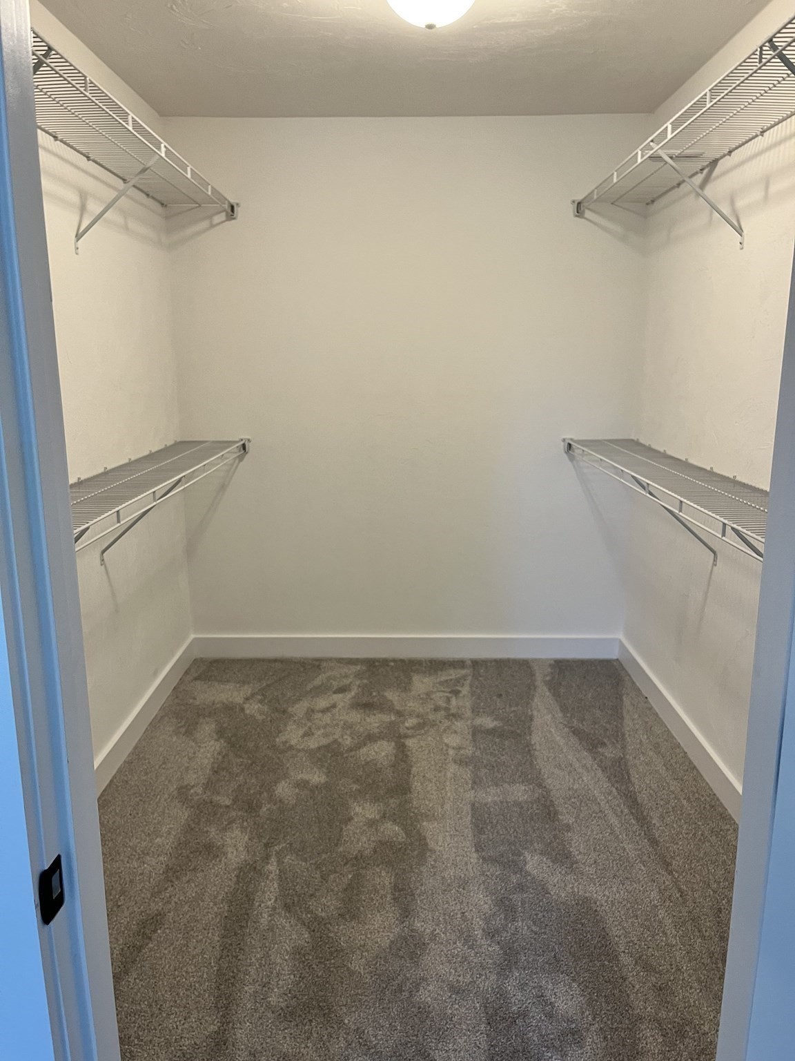 90 Howland Rd Property Photo 17
