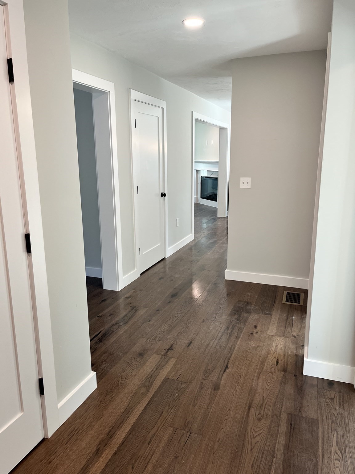 90 Howland Rd Property Photo 19