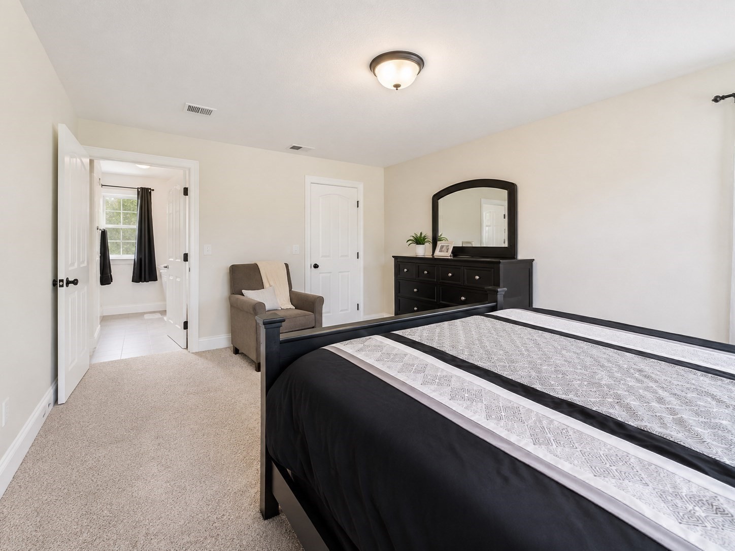 90 Howland Rd Property Photo 23