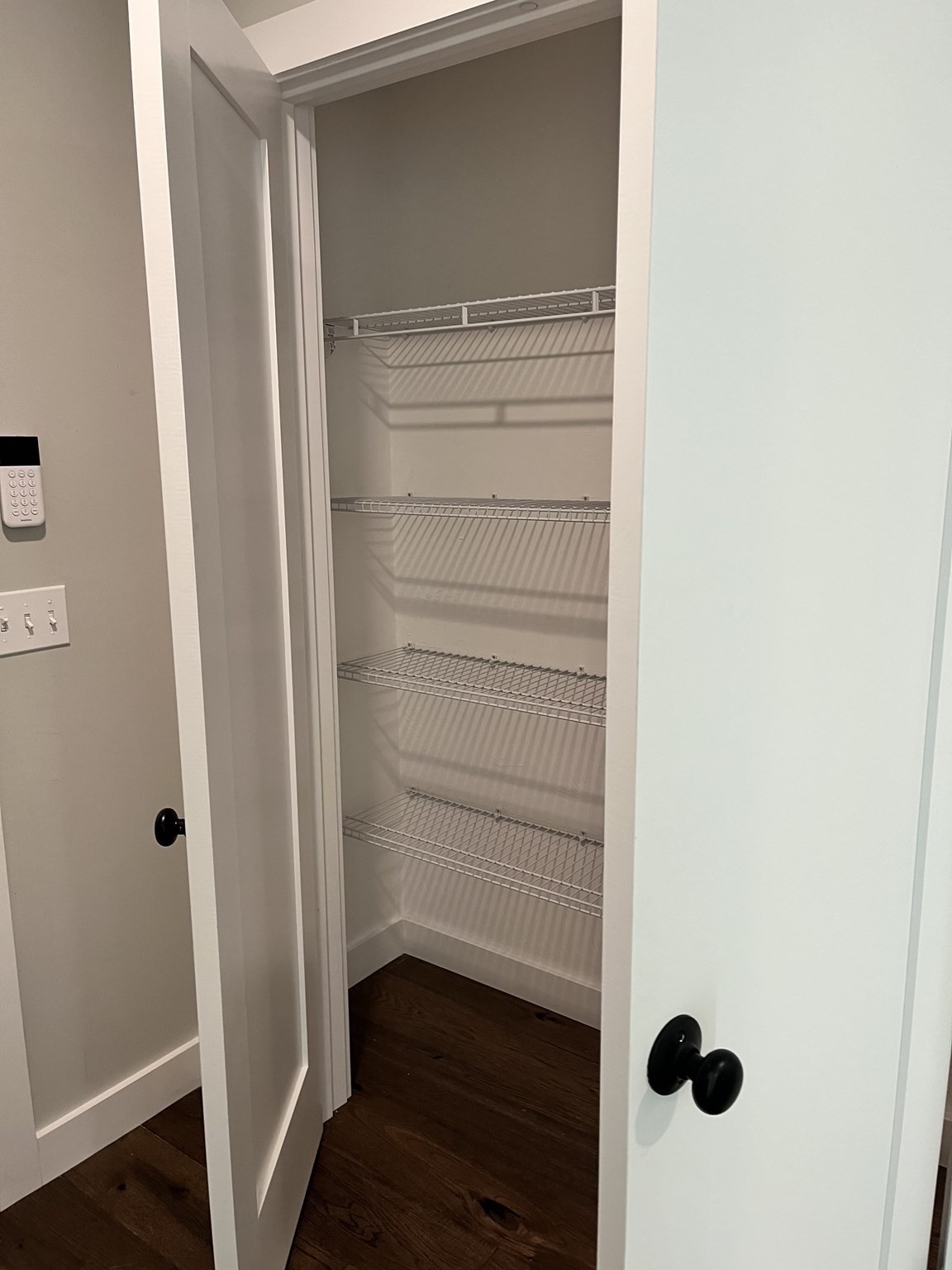 90 Howland Rd Property Photo 32