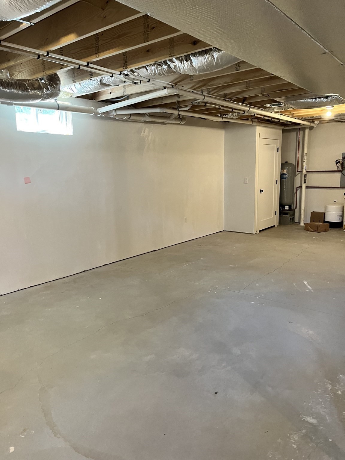 90 Howland Rd Property Photo 33
