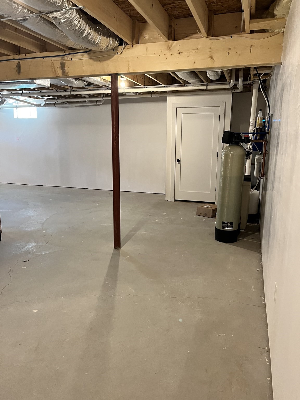 90 Howland Rd Property Photo 34