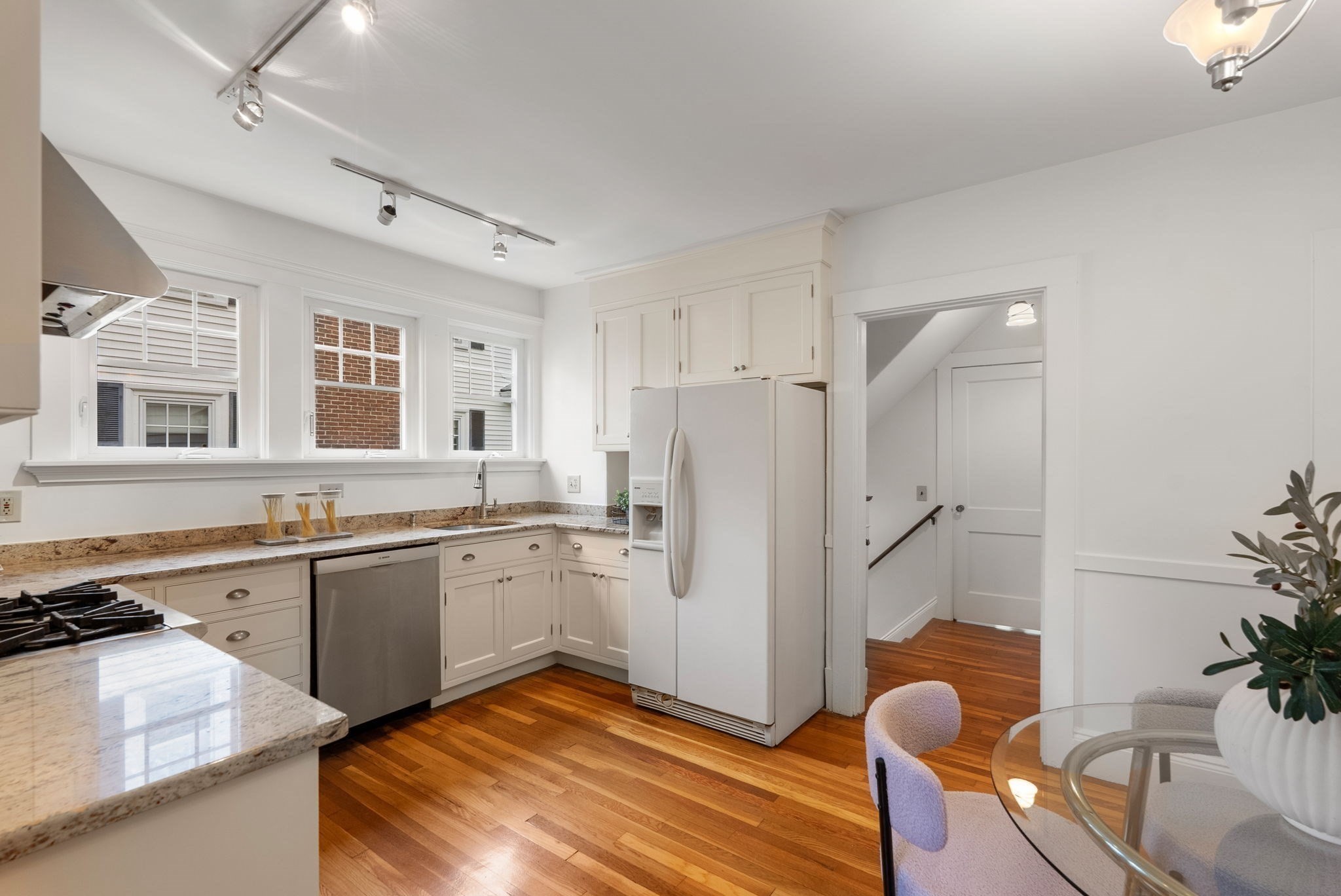 855 Commonwealth Ave Property Photo 6