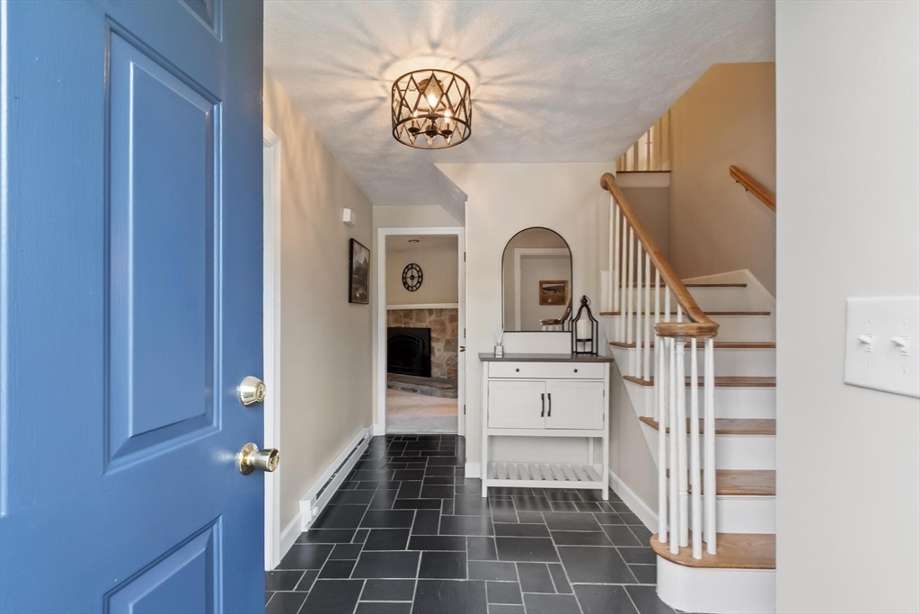 4 Lantern Lane Property Photo 8