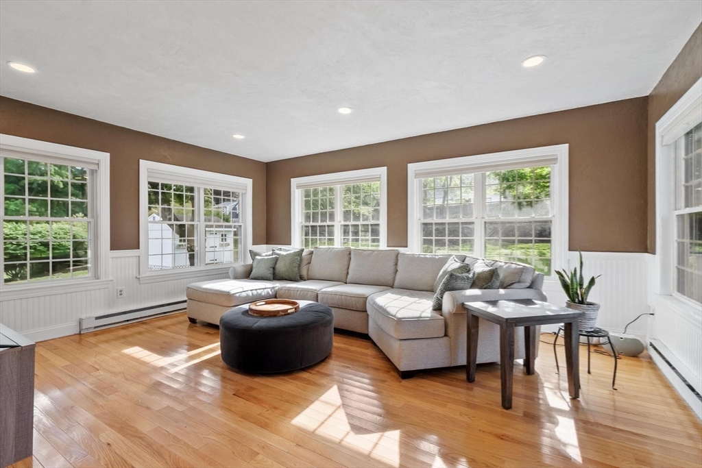 4 Lantern Lane Property Photo 14
