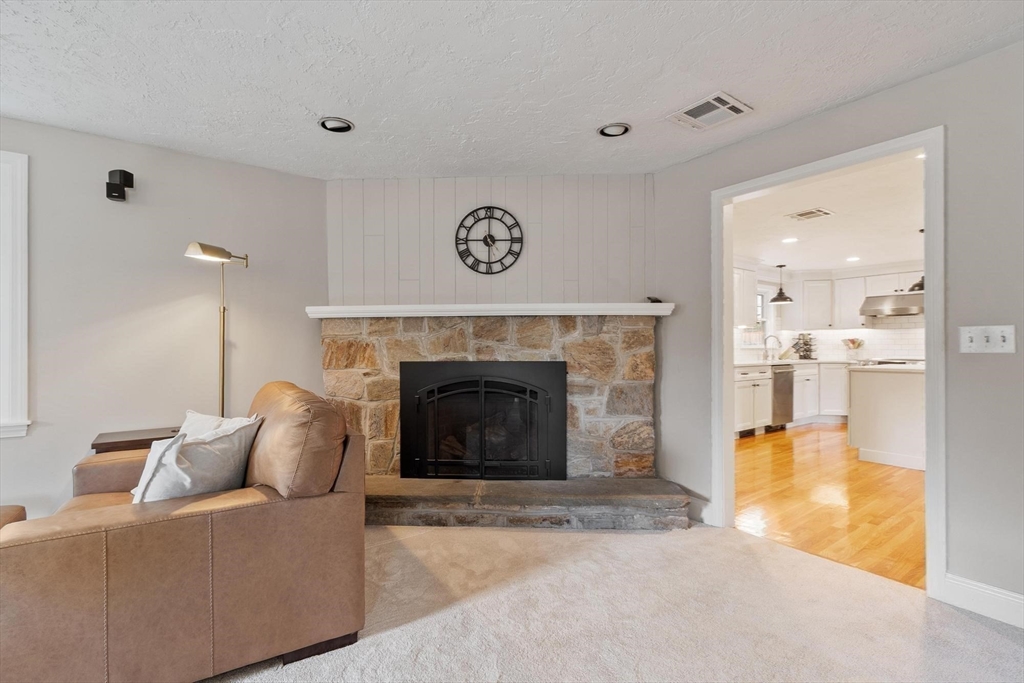 4 Lantern Lane Property Photo 16