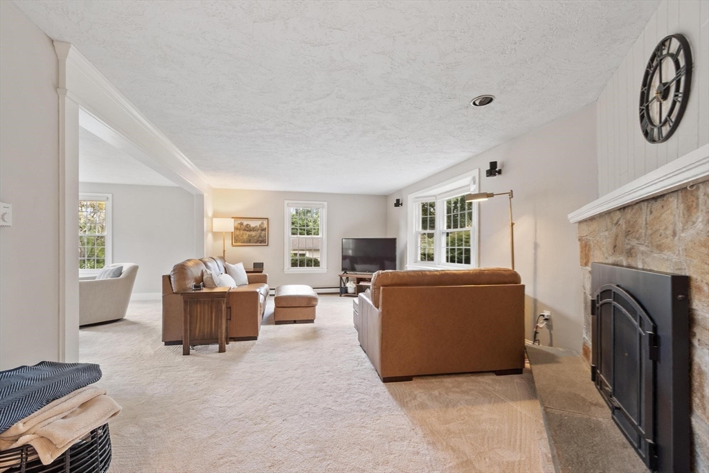 4 Lantern Lane Property Photo 17