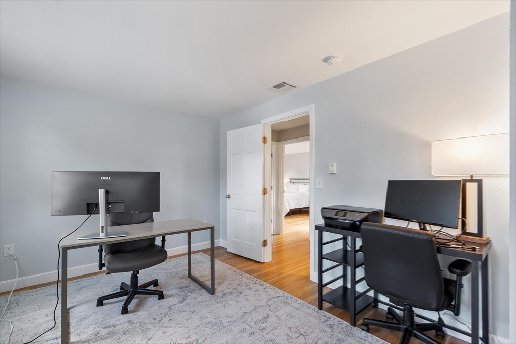 4 Lantern Lane Property Photo 33