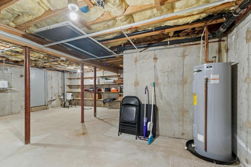 4 Lantern Lane Property Photo 37