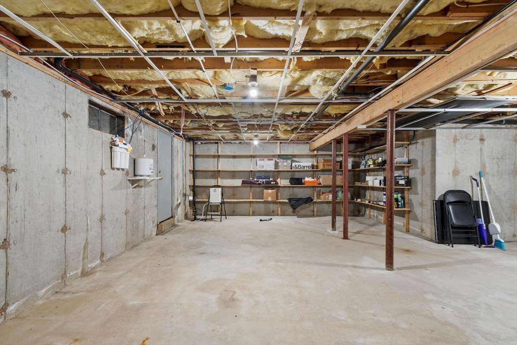 4 Lantern Lane Property Photo 38
