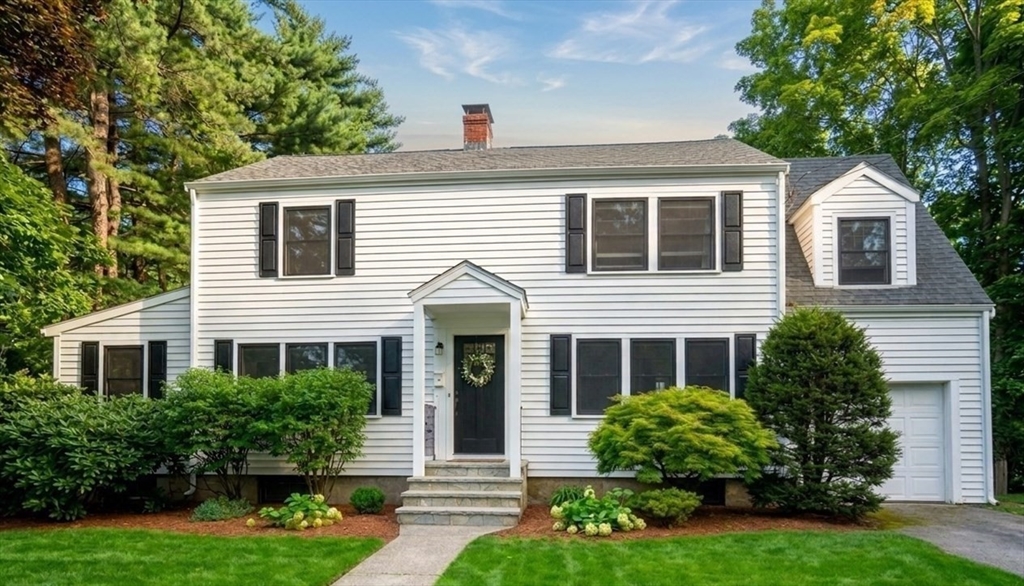 14 Fuller Brook Ave Property Photo 1