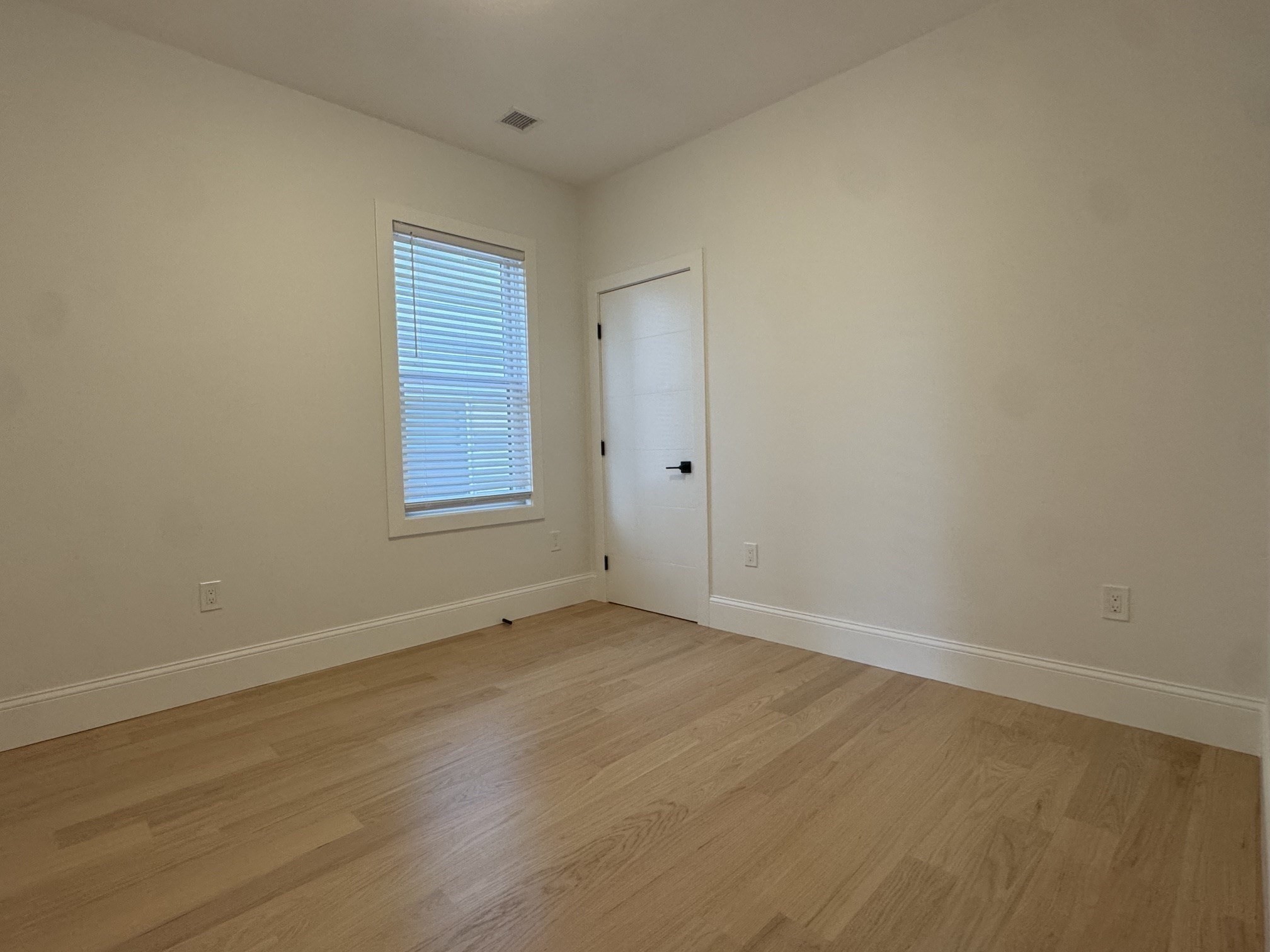 531 Bennington # 2 Property Photo 9